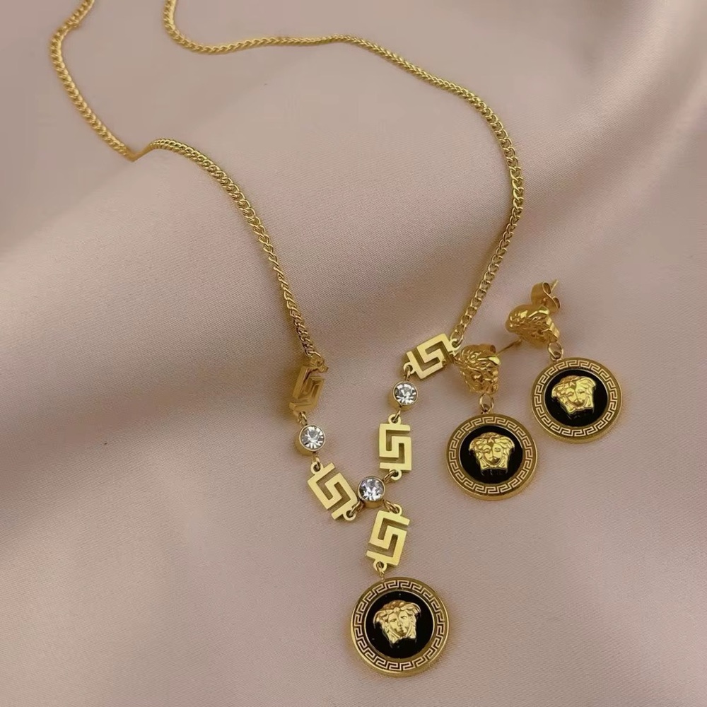 Elegant Gold and Black Jewelry Set